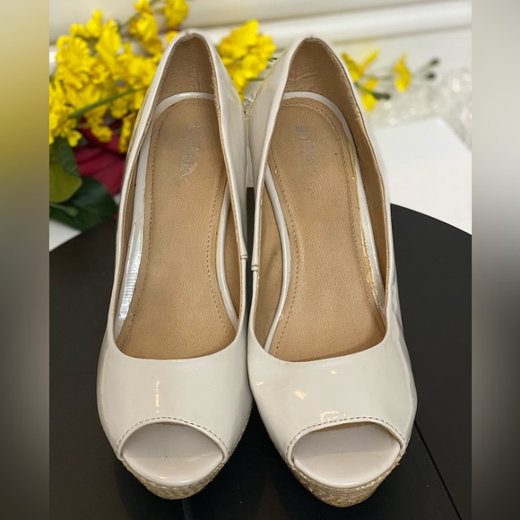 DIBA peep toes Pumps, women shoes size 8. Very elegant shoe, beautiful design - Picture 2 of 5